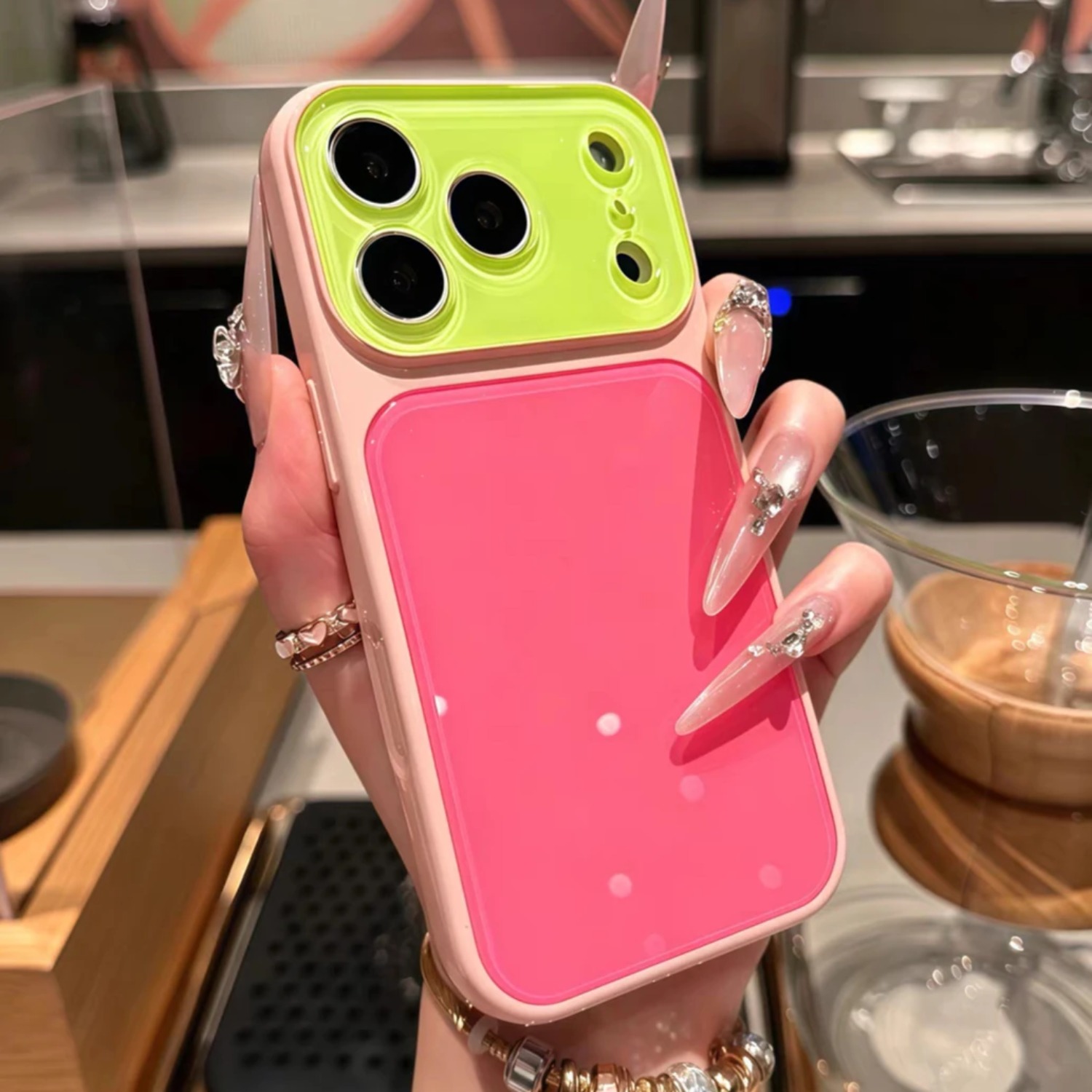 Custodia per iPhone 17 Pro Max - Phone Cases Vogue recensione e prezzo