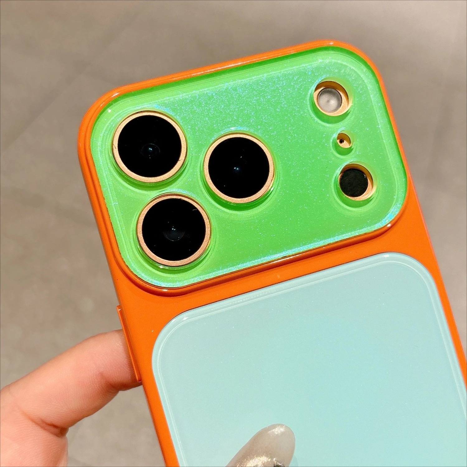 Custodia per iPhone 17 Pro Max - Phone Cases Vogue recensione e prezzo